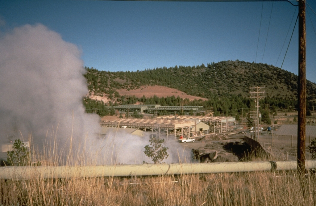 The Casa Diablo geothermal plant in the Long Valley caldera taps the high heat flow originating from the magma system below. Several commercial and scientific exploratory holes have been drilled here to depths of 100 to 2,000 m. Photo by Larry Mastin, 1991 (U.S. Geological Survey).