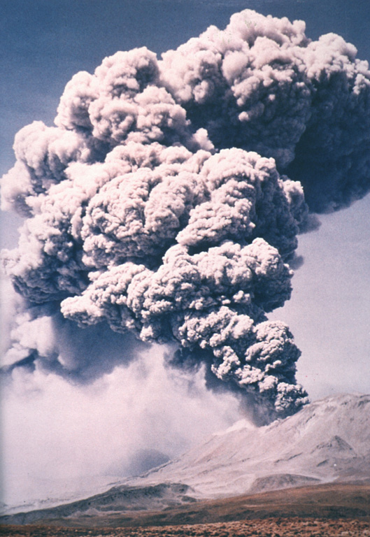 Major explosions April 19-20, 1993 produced eruption plumes that rose to 15 to 25 km altitude (10-15 km above the summit crater).  The eruption was accompanied by pyroclastic flows that traveled as far as 8.5 km to the NW, NE, and SE.  Ashfall occurred over large areas as far away as Paraguay, Uruguay, Brazil, and Argentina (including Buenos Aires, 1500 km to the SE).  The eruption was the largest in historical time at Láscar, ejecting more than 0.1 cu km of tephra.   Photo by Ricardo de la Peña, 1993 (courtesy of Oscar González-Ferrán, University of Chile).