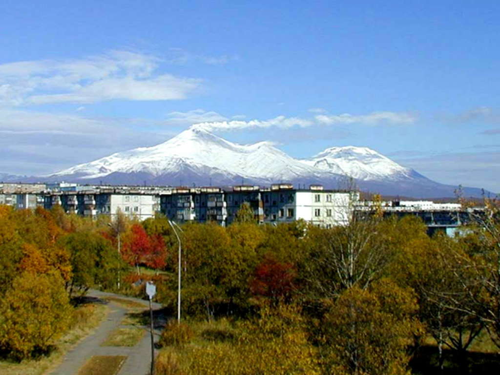 A white plume is visible blowing E from the summit Avachinsky on 7 October 2001. View is from the SW with the city of Elizovo in the foreground. Photo by Nikolay
Seliverstov, 2001 (IV FED RAS; courtesy of Olga Girina, KVERT).
