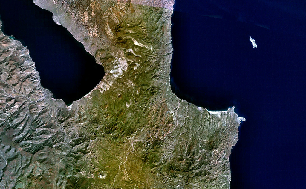 The lower of the two small peninsulas at the lower right is Punta Púlpito, a Pleistocene obsidian dome dated at about 0.5 million years.  The dome juts into the Gulf of California (right) in this NASA Landsat image with north to the top and lies east of the southern end of Bahía Concepción (upper left).  The Saquicismunde geothermal area lies near the dome, and the larger Los Volcanes geothermal area, which lies along the coast about 5 km south of Punta el Púlpito, contains 18 fumaroles. NASA Landsat 7 image (worldwind.arc.nasa.gov)
