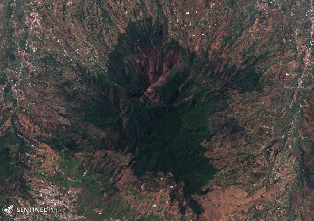 The Pleistocene Malabar volcano is shown here in this 16 November 2019 Sentinel-2 satellite image (N is at the top). It is located south of Bandung city and north of Wayang-Windu lava dome. The area in this image is approximately 15 km across. Satellite image courtesy of Copernicus Sentinel Data, 2019.