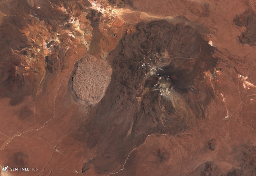 The Cerro la Torta lava dome formed on the western flank of Cerros de Tocorpuri around 34 ka, shown in this 5 November 2019 Sentinel-2 satellite image (N is at the top). The N-S length of the dome is 4 km with an areal extent of 12 km2, and a 4.7 km3 volume. The complex is located along the Chile-Bolivia border. Satellite image courtesy of Copernicus Sentinel Data, 2019.