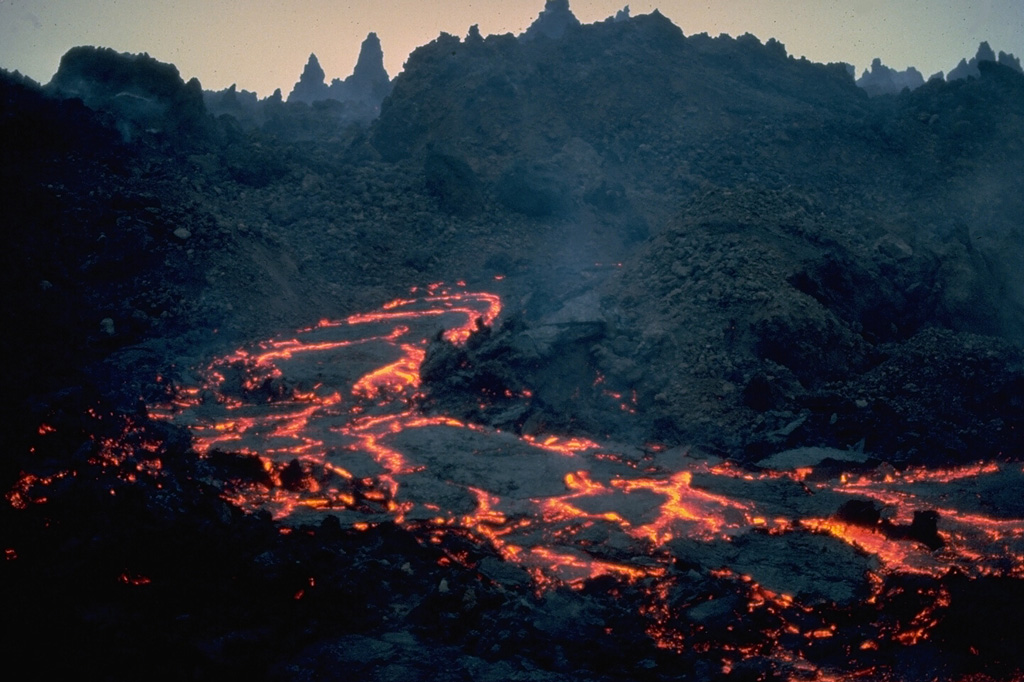 Volcano photo slideshow