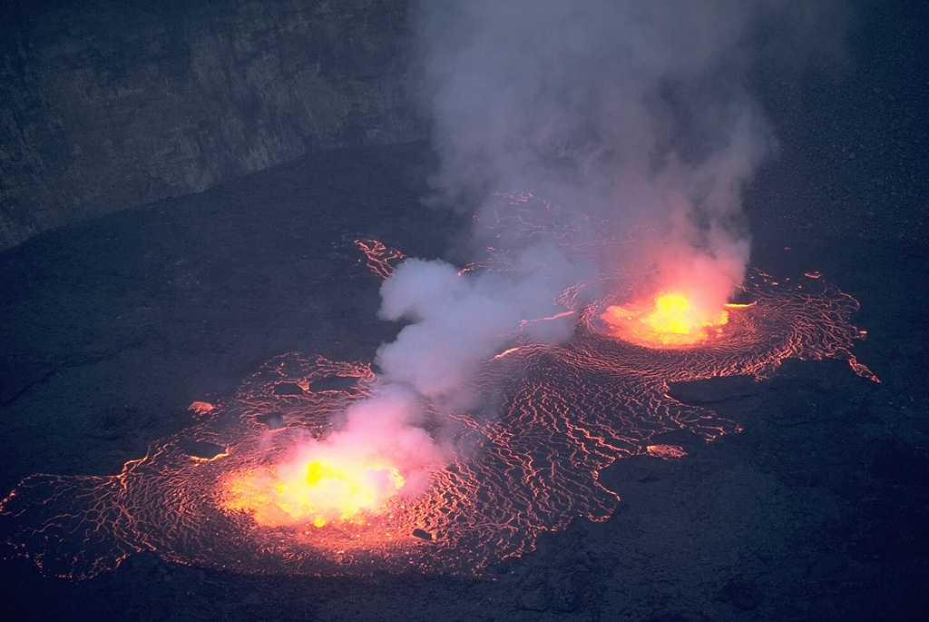 Volcano photo slideshow