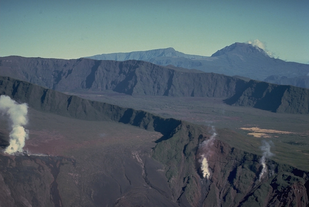 Volcano photo slideshow