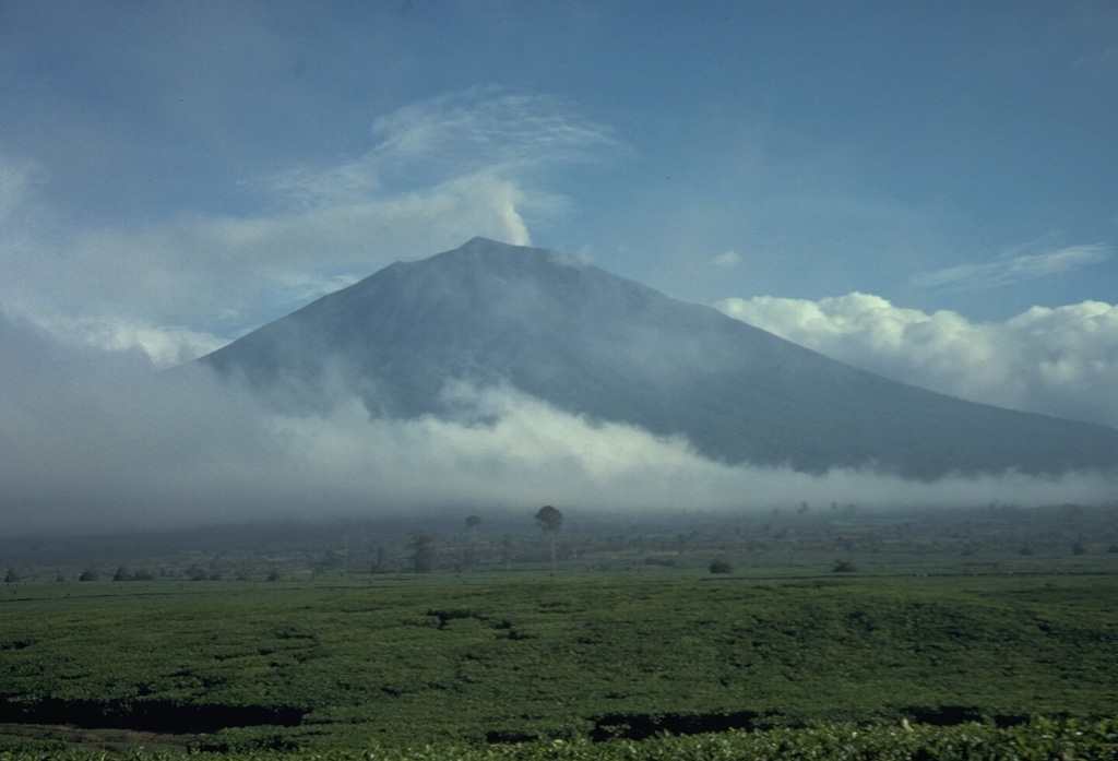 Volcano photo slideshow