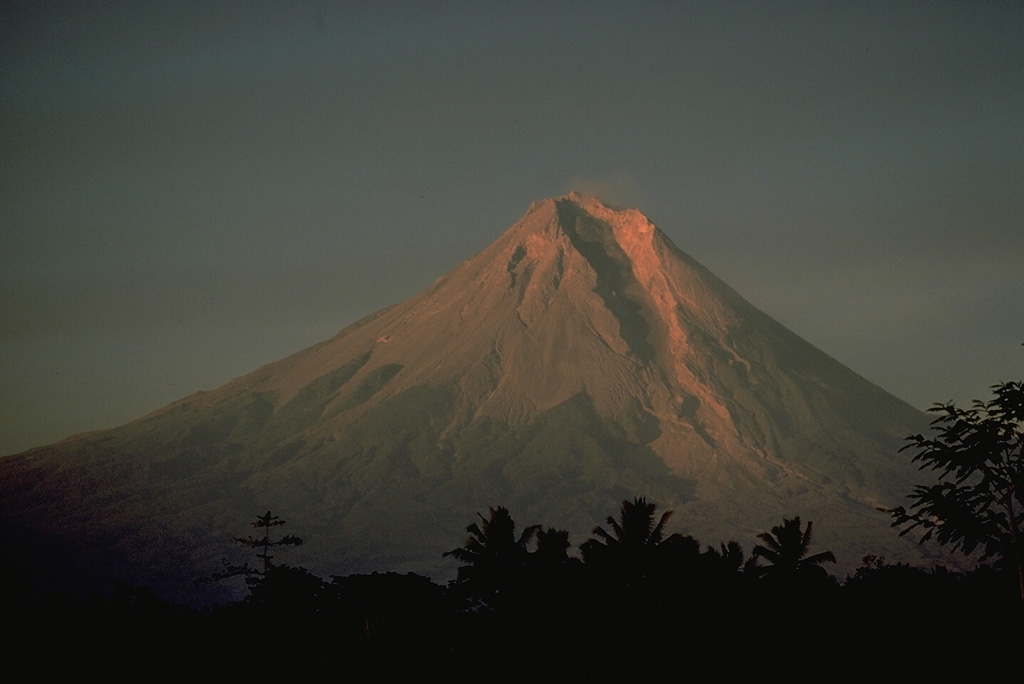 Volcano photo slideshow