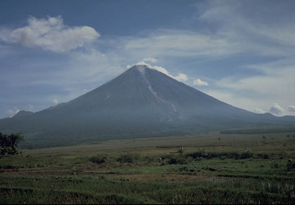 Volcano photo slideshow