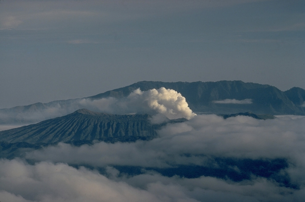 Volcano photo slideshow