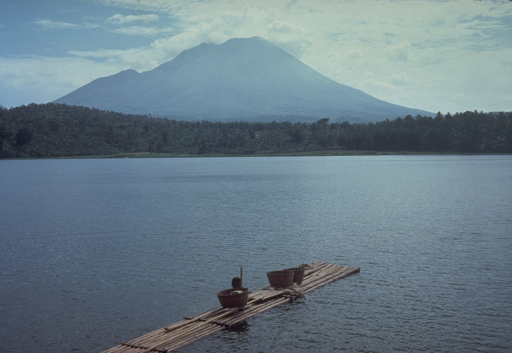 Volcano photo slideshow