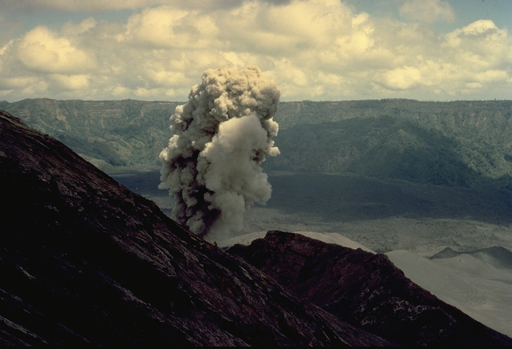 Volcano photo slideshow