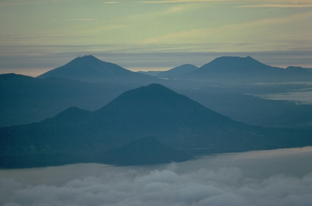 Volcano photo slideshow