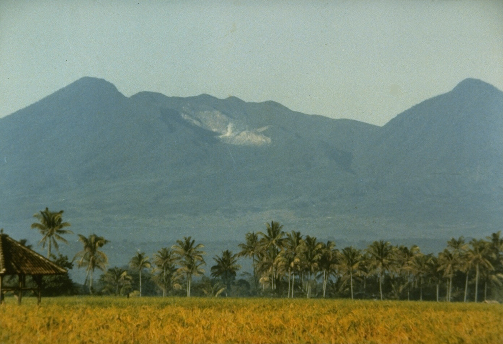 Volcano photo slideshow