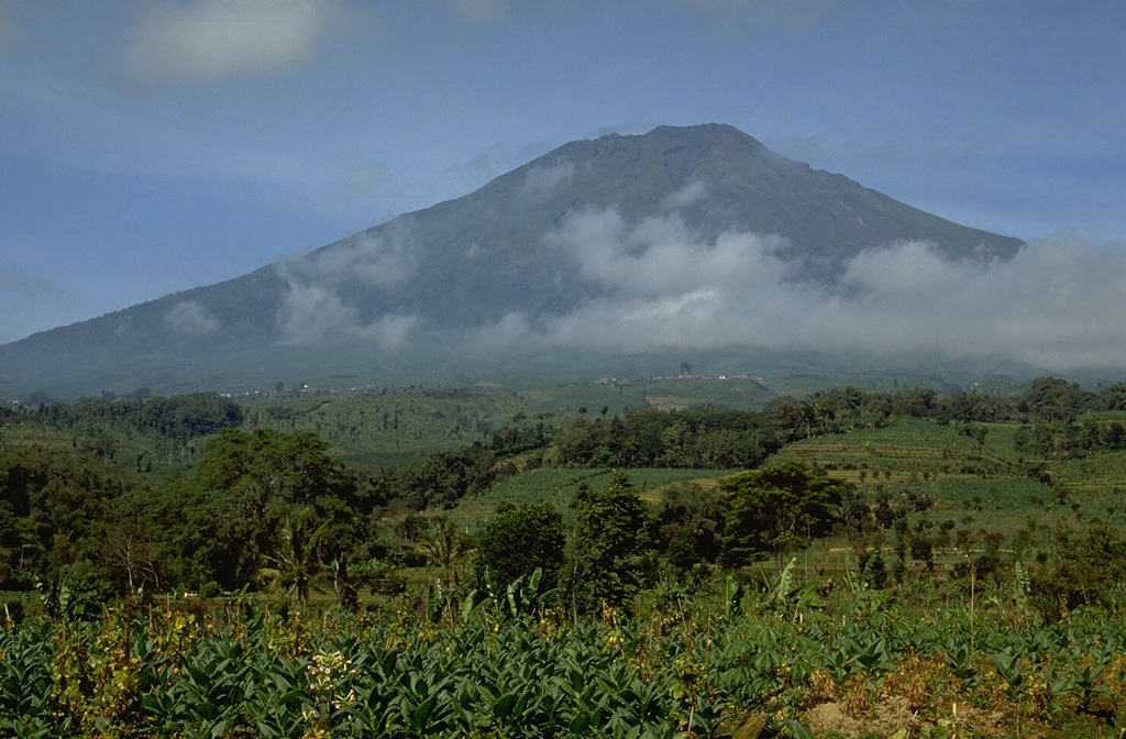 Volcano photo slideshow