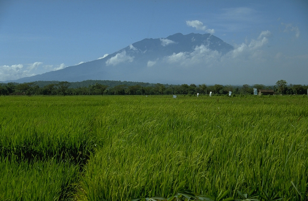 Volcano photo slideshow