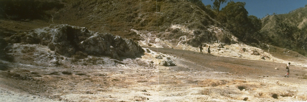 The Watuwawer fumarole field at Iliwerung volcano provides a permanent heat source for cooking utilized by people living on the flanks of the volcano. Photo by Ruska Hadian, 1979 (Volcanological Survey of Indonesia).