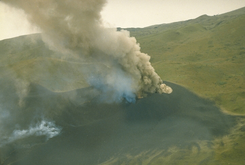 Volcano photo slideshow