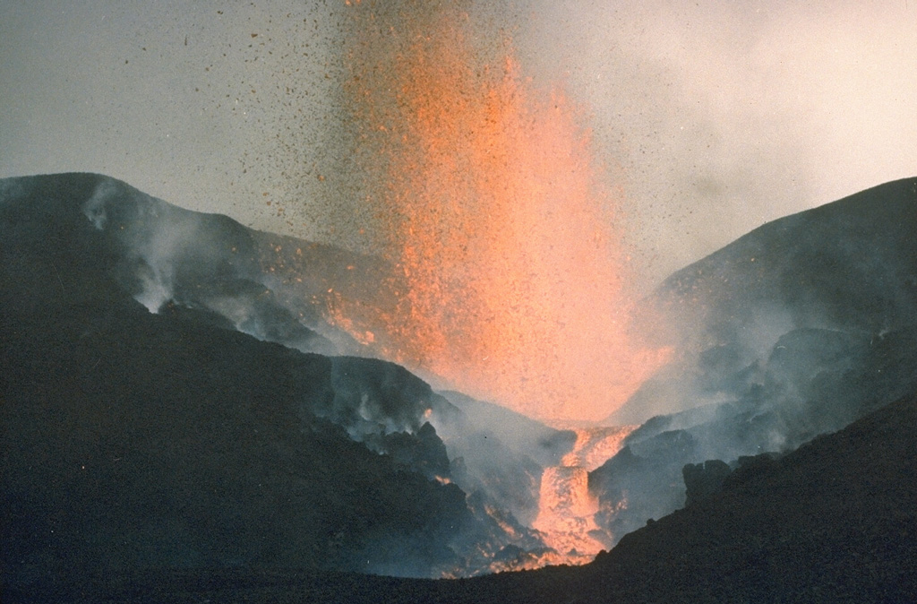 Volcano photo slideshow