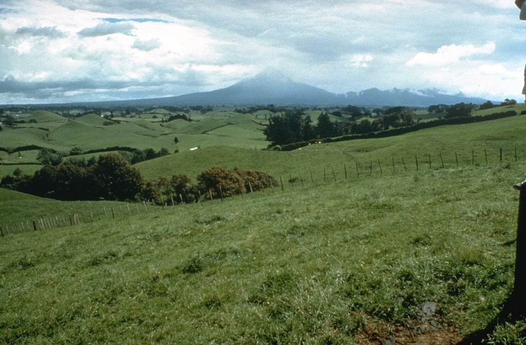 Volcano photo slideshow