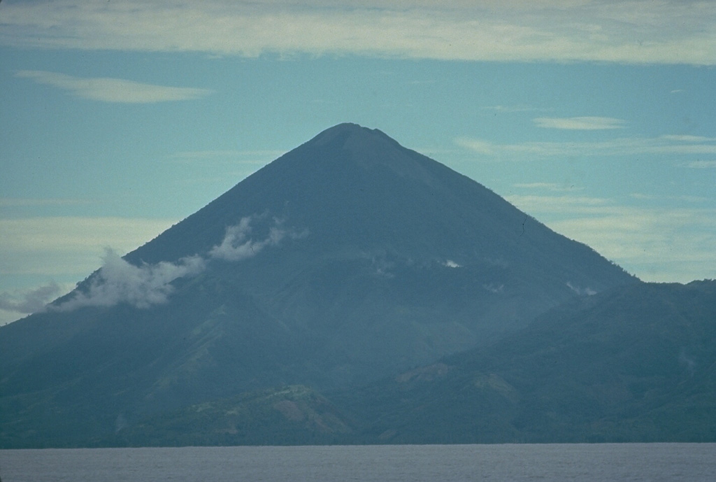 Volcano photo slideshow