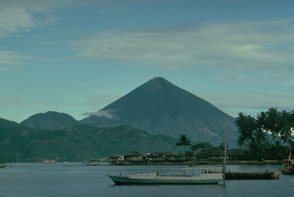 Volcano photo slideshow