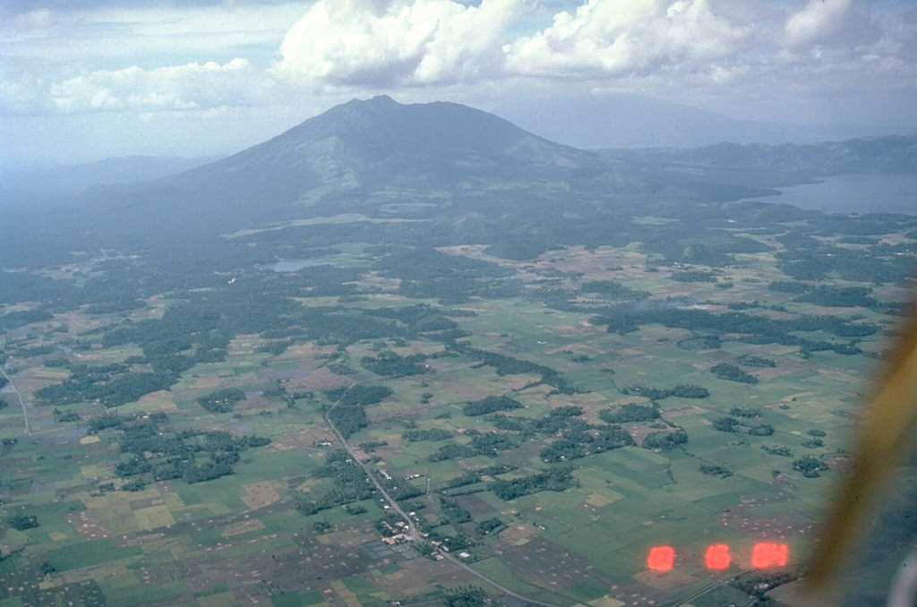 Volcano photo slideshow