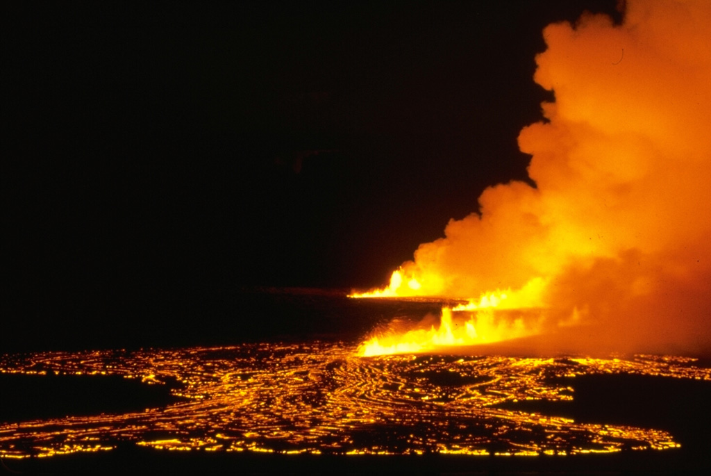 An eruption lasting 5 hours took place in the Kaʻū Desert region SW of Kilauea caldera on 31 December 1974, producing lava flows that traveled 12 km SW. This was the first eruption on Kilauea's SW rift zone since the 1920 Mauna Iki eruption.   Photo by Robin Holcomb, 1974 (U.S. Geological Survey).