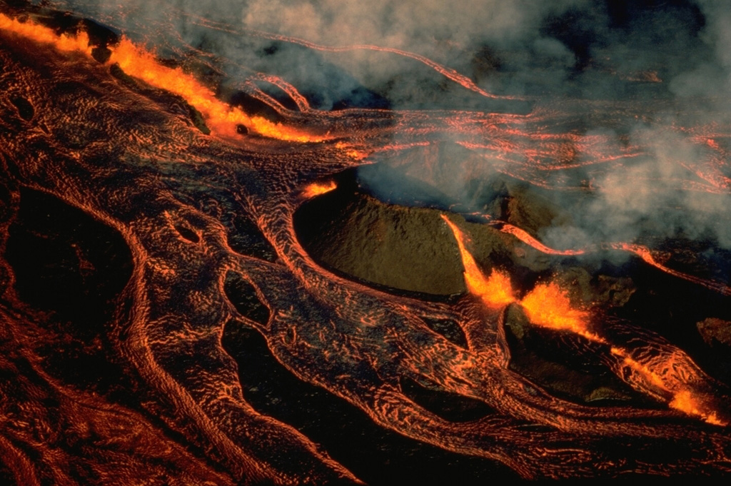 mauna loa volcano eruption 1984