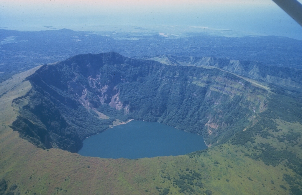 Volcano photo slideshow