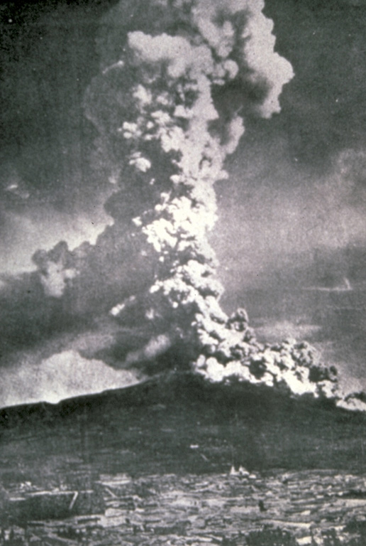 On August 27, 1936, a vigorous explosive eruption took place from Galeras volcano.  Photographs taken from Pasto show pyroclastic flows descending the NE flank to distances of 3-4 km from the summit.  The timing of eruptive activity in 1936 is ambiguous, but evidence does exist for an eruption on February 9 that produced explosions, the ejection of incandescent bombs, and an ash plume.  Photo courtesy of Marta Calvache, 1936 (INGEOMINAS-Observatorio Vulcanológico del Sur).
