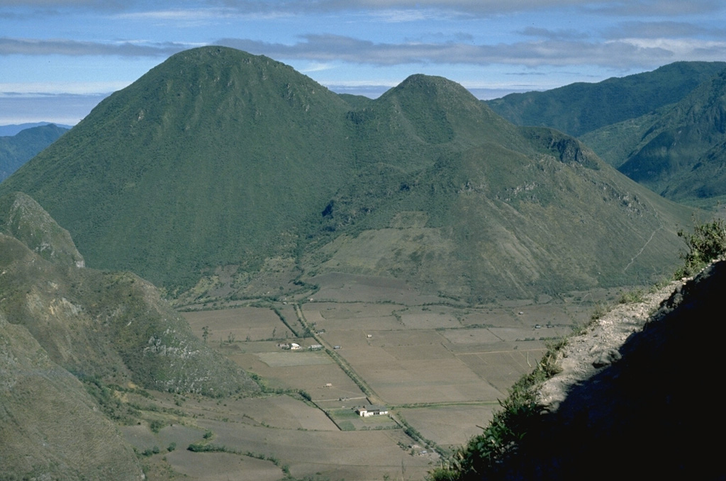 Volcano photo slideshow