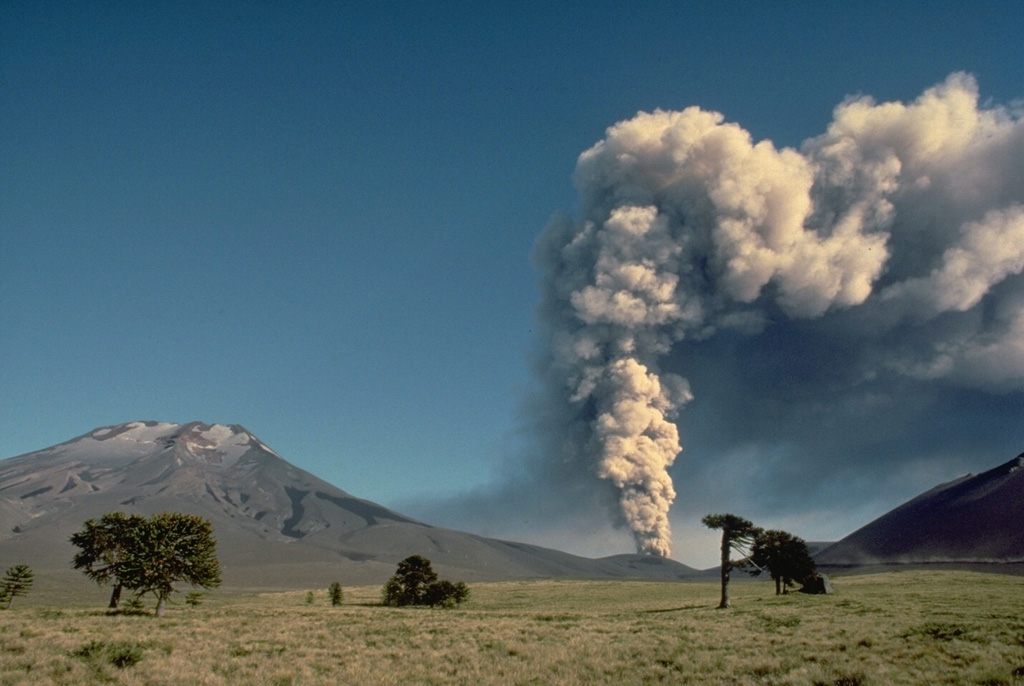 Volcano photo slideshow