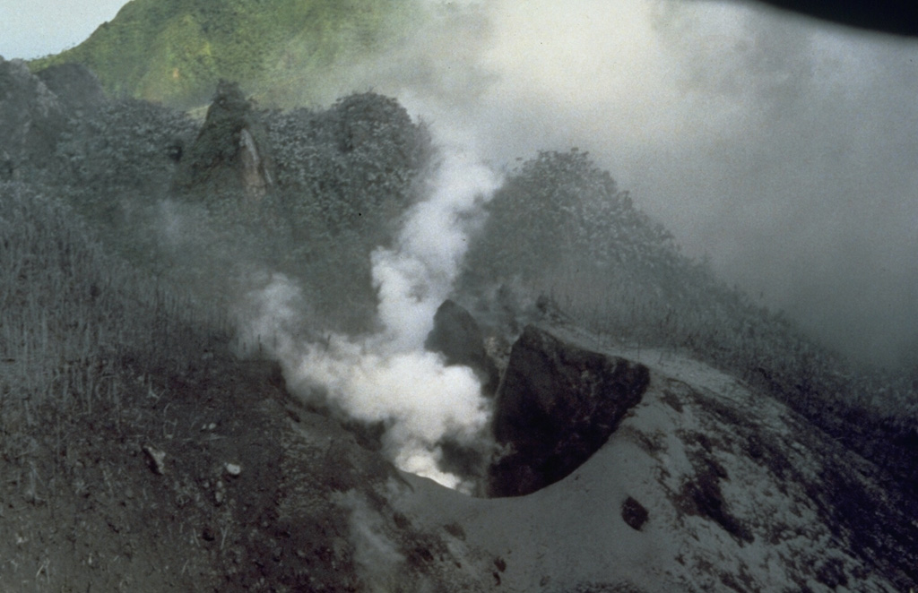 Volcano photo slideshow