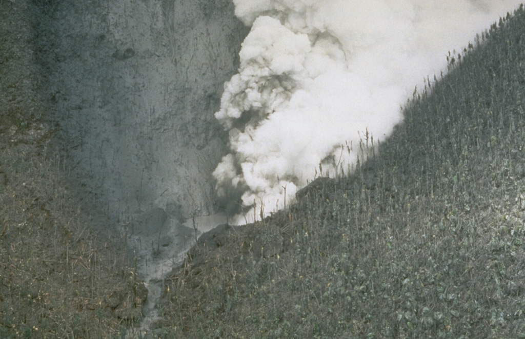 Volcano photo slideshow