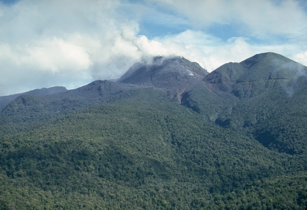 Volcano photo slideshow