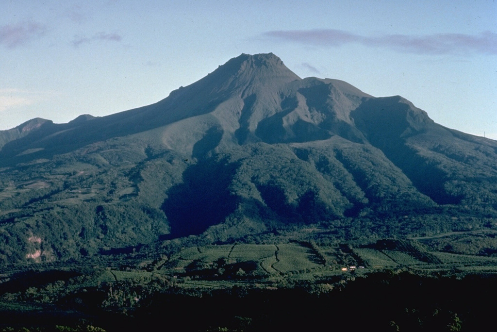 Volcano photo slideshow