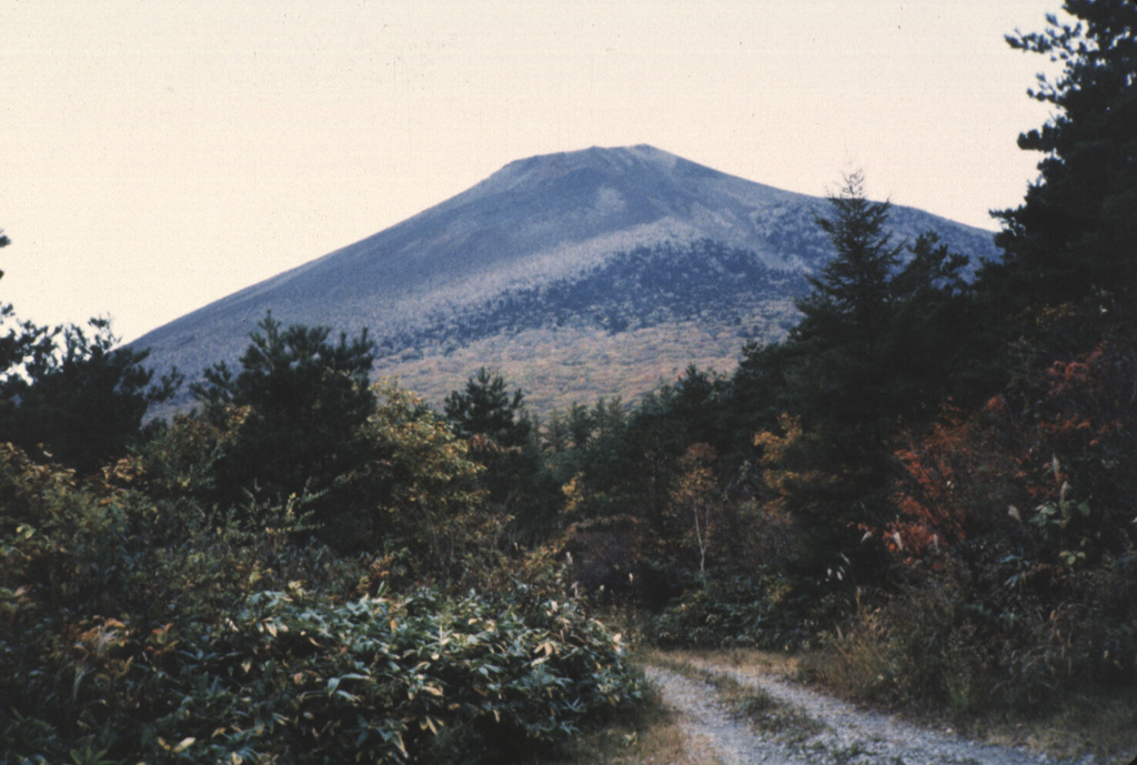 Yakushidake cone is the youngest feature of Iwatesan, viewed here from the N. A lava flow erupted from a NE-flank vent in 1719 CE. Photo by Hidenori Togari, 1994 (Hokkaido University).