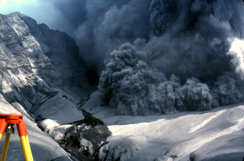 Volcano photo slideshow