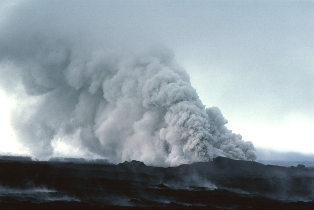 Volcano photo slideshow