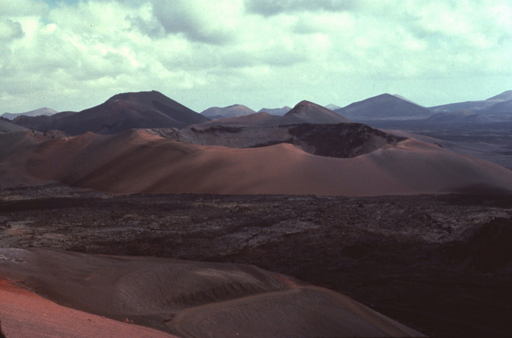 Volcano photo slideshow