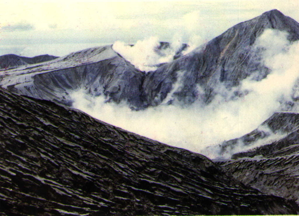 фотография вулкана Коло