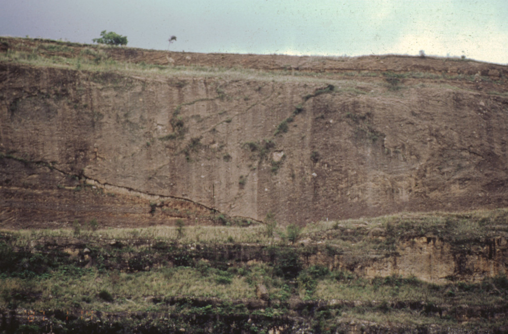 An exposure on the south flank of the Nevado de Toluca shows two debris flow deposits transformed from original flank failures of the volcano during the late Pleistocene. Debris avalanche and lahar deposits cover a broad area of about 500 km2 to the south. Photo by José Macías, (Universidad Nacional Autónoma de México).