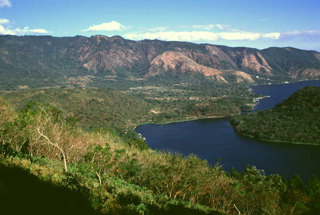 Volcano photo slideshow