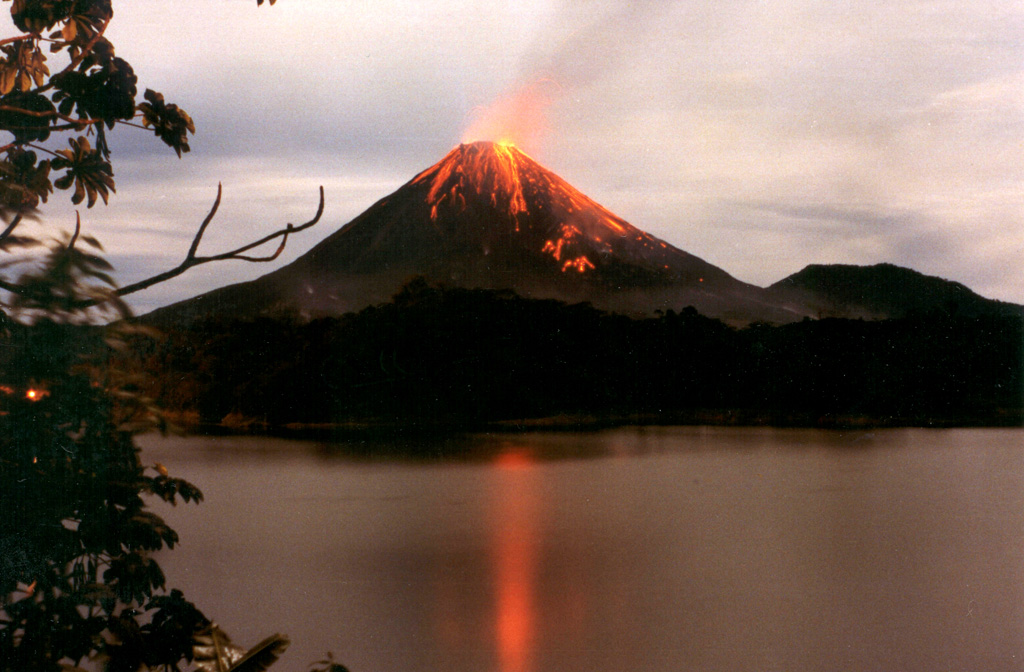 Volcano photo slideshow