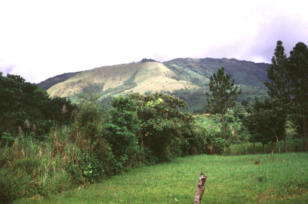 Volcano photo slideshow