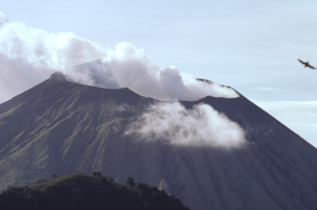 Volcano photo slideshow