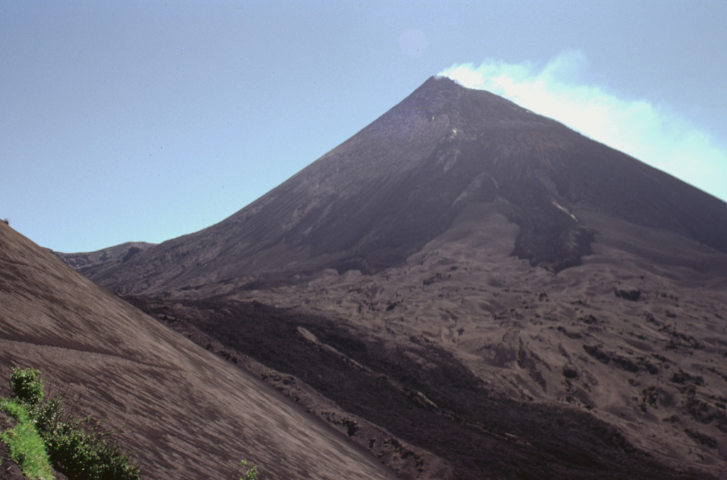 Volcano photo slideshow