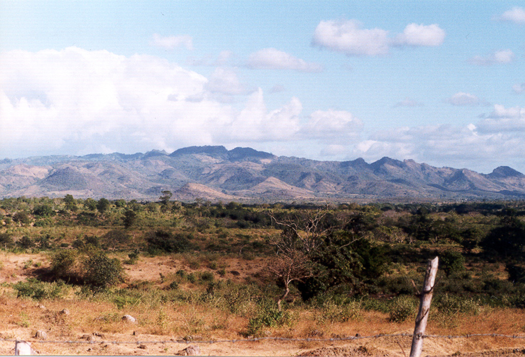 Las Lajas volcano rises on the horizon NE of the Nicaraguan central depression. It is the largest Quaternary volcano east of the depression and contains a 7-km-wide caldera. Photo by Benjamin van Wyk de Vries (Open University).