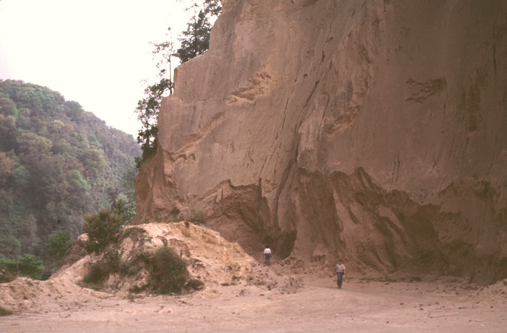 Volcano photo slideshow