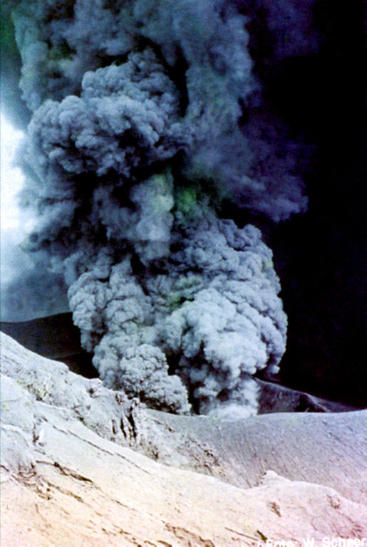 Intermittent explosive activity during the 1963-65 Irazú eruption cumulatively produced extensive ashfall that caused significant economic damage to San Jose and other populated areas of the Central Valley of Costa Rica. During the first weeks of January 1964 heavy ashfall was deposited as far away as Tamarindo beach on the Pacific coast and Lake Nicaragua, 180 km NE of the volcano. Photo by W. Schaer (published in Barquero, 1998).